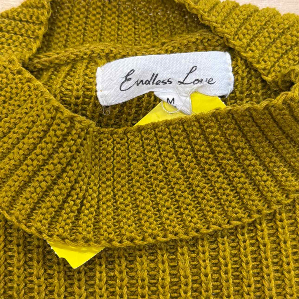 Endless Love Size M Green Knit Sweater