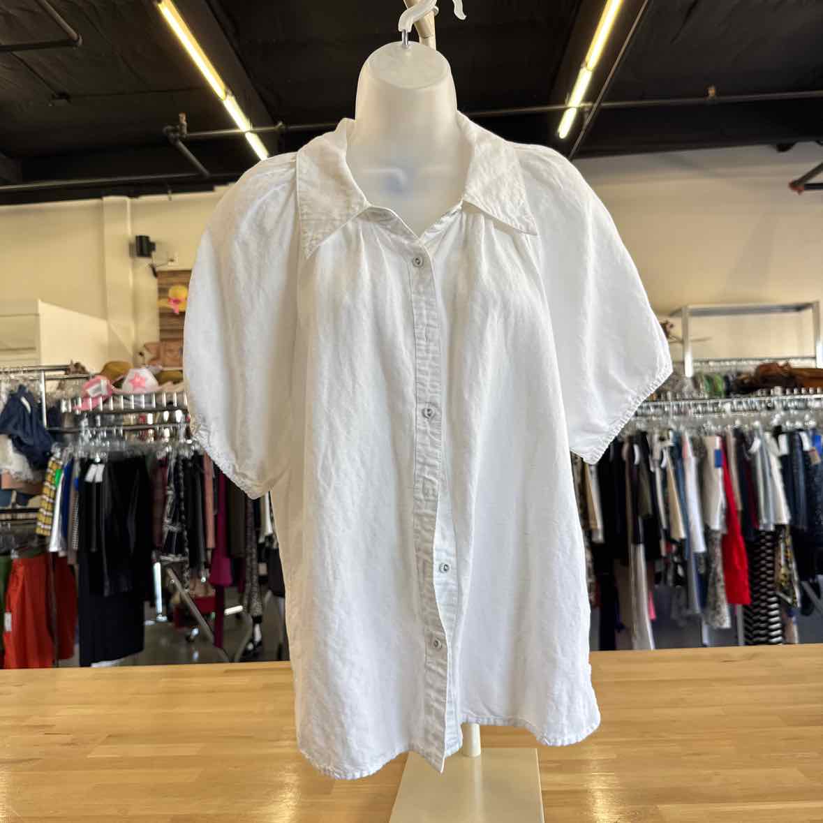 Antonio Melani Size M White Button Down Shirt