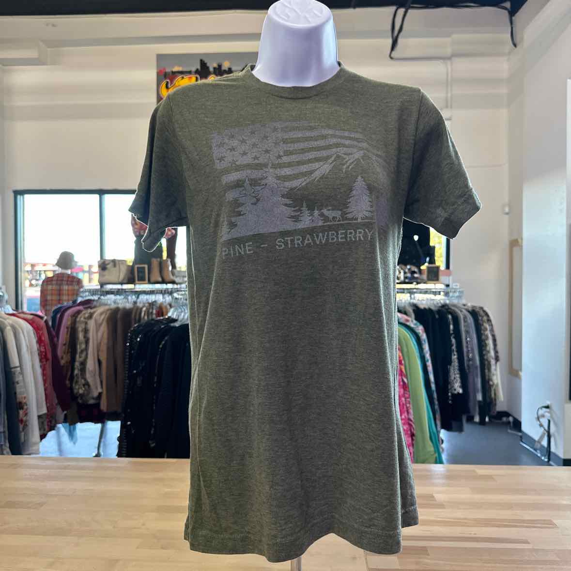 The Rusty Pine Cone Size S Green T-shirt