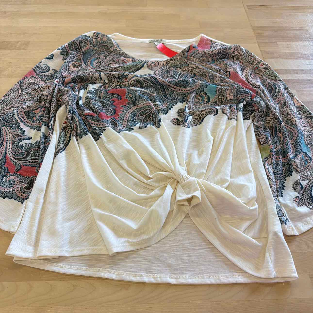 one world Size 2X Multi-Color Preloved Blouse