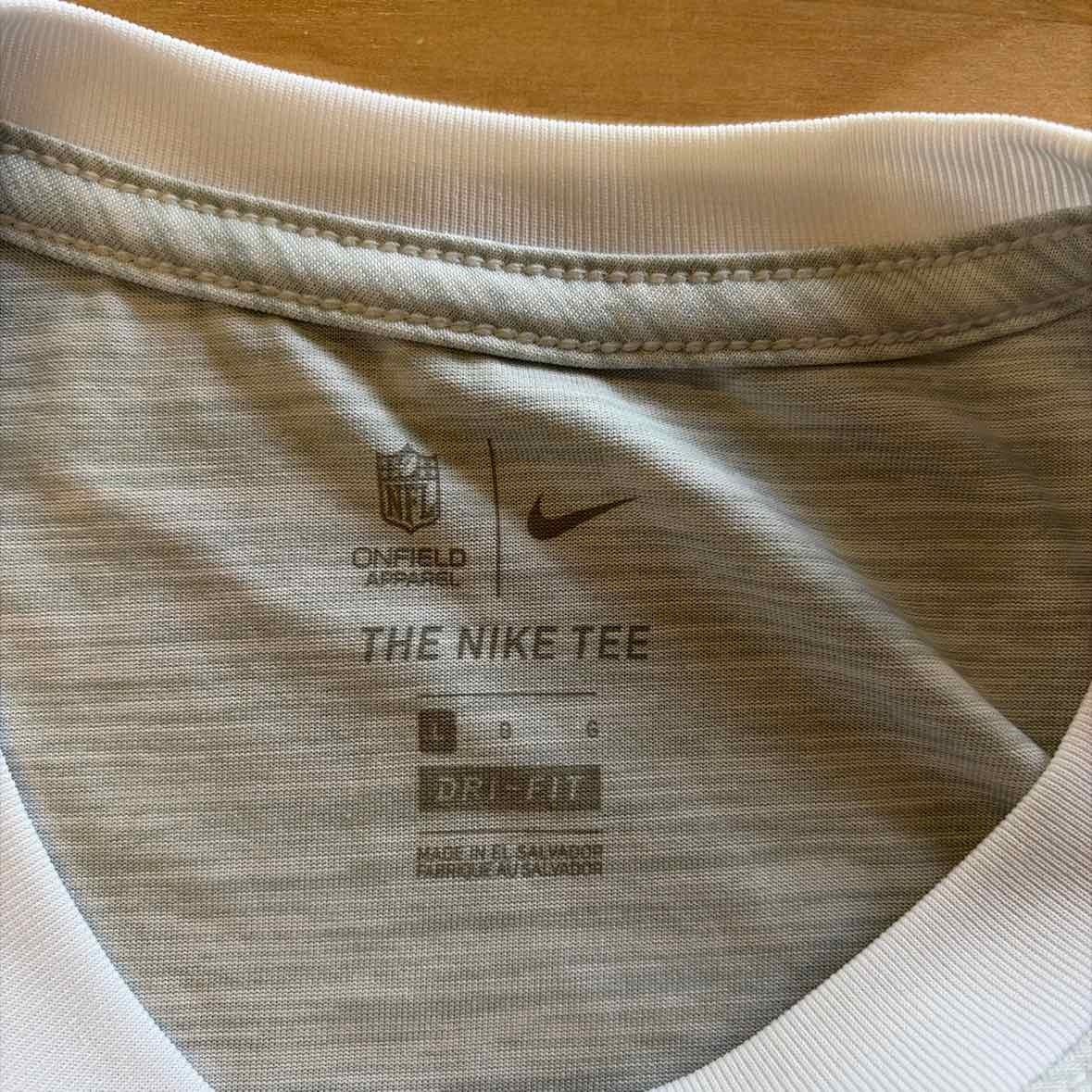 NFL Size L Gray T-shirt
