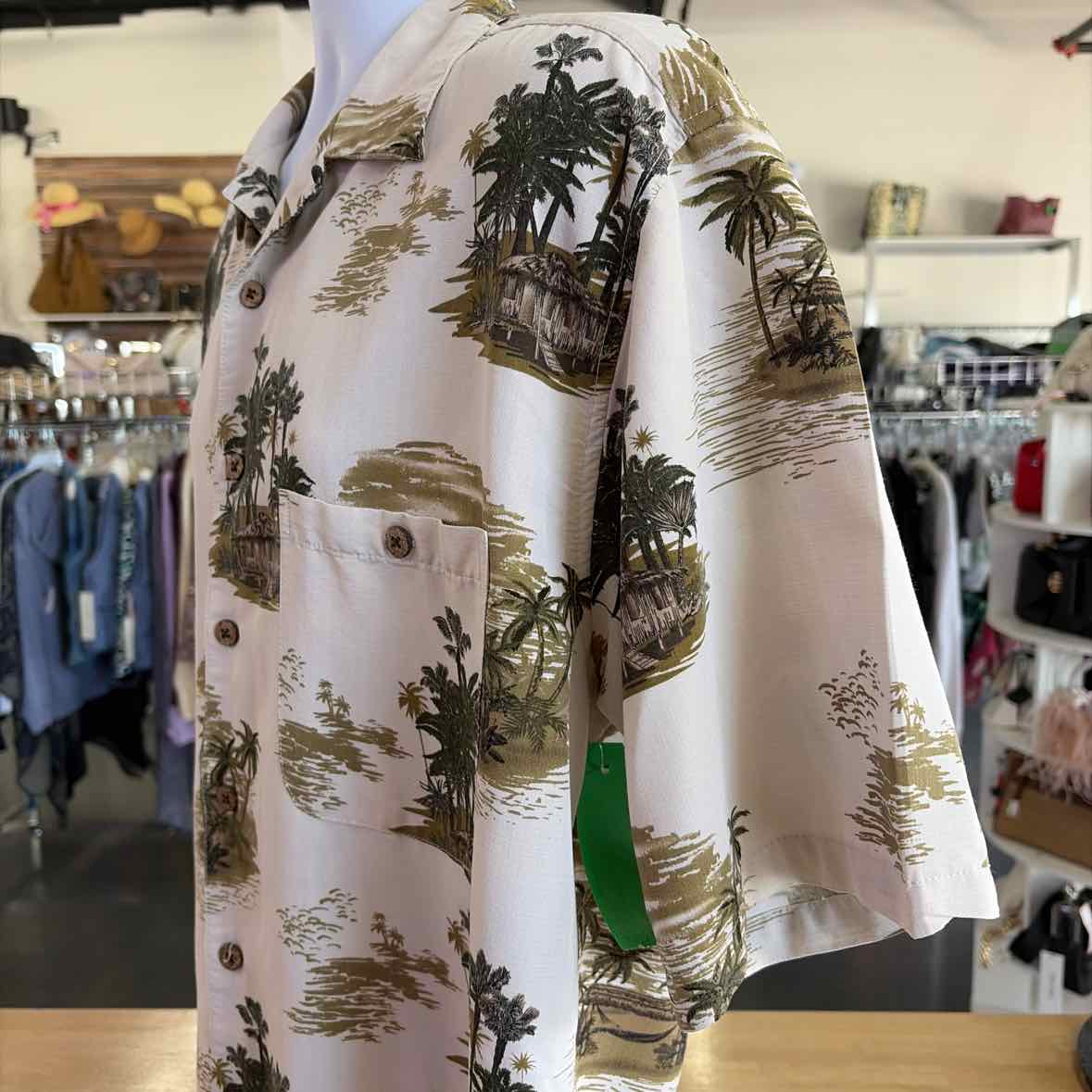 Joe Marlin Size L Beige green print Preloved MENS Button Down Shirt