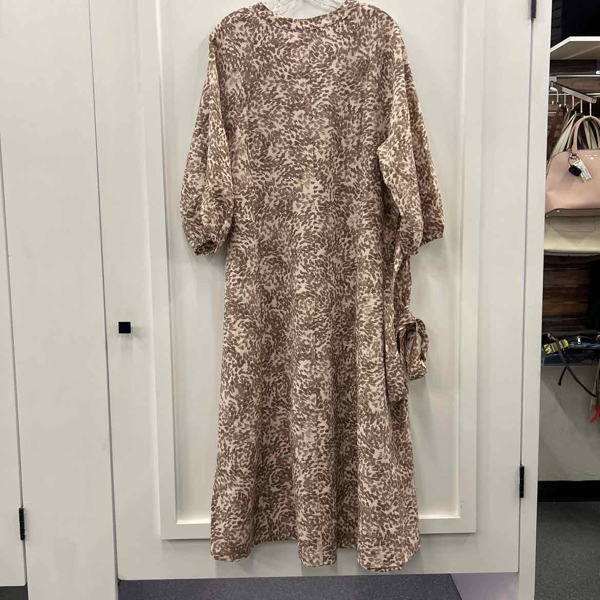 Vince Camuto XL V Neck Three Quarter Sleeve MIDI Dress