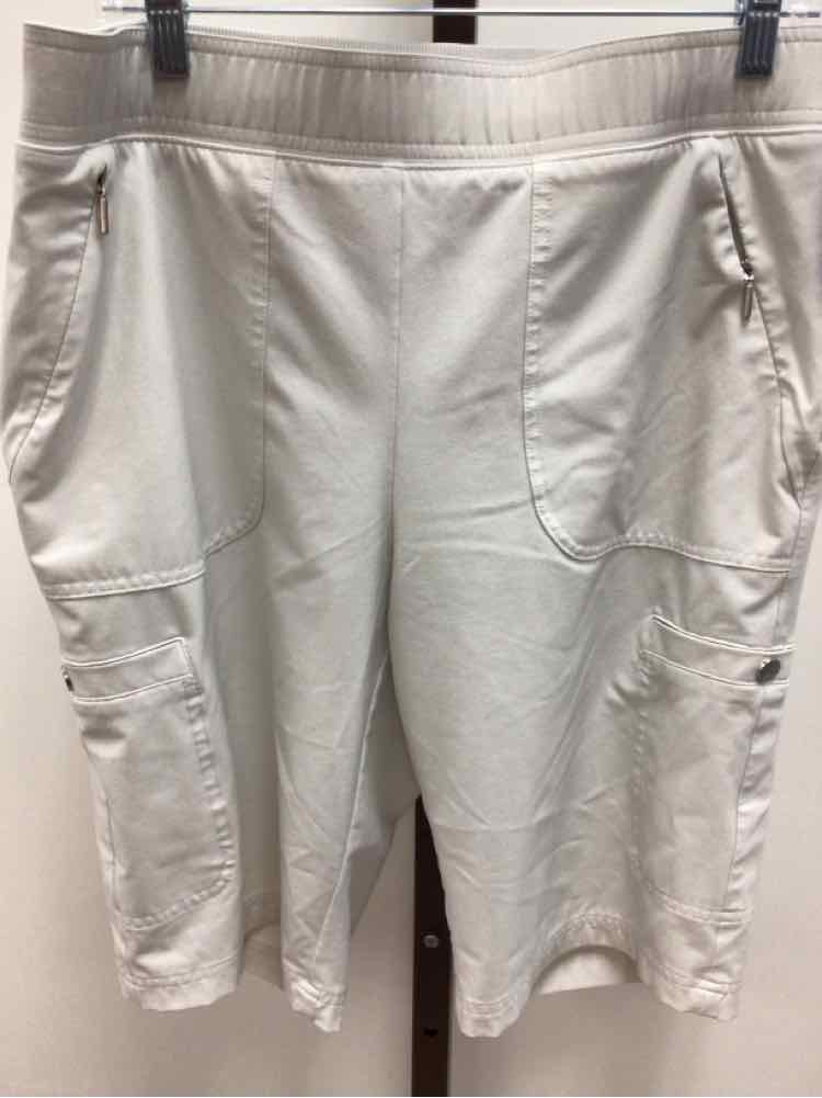 Chico's Women Size 1.50 (10) Cream Preloved Shorts