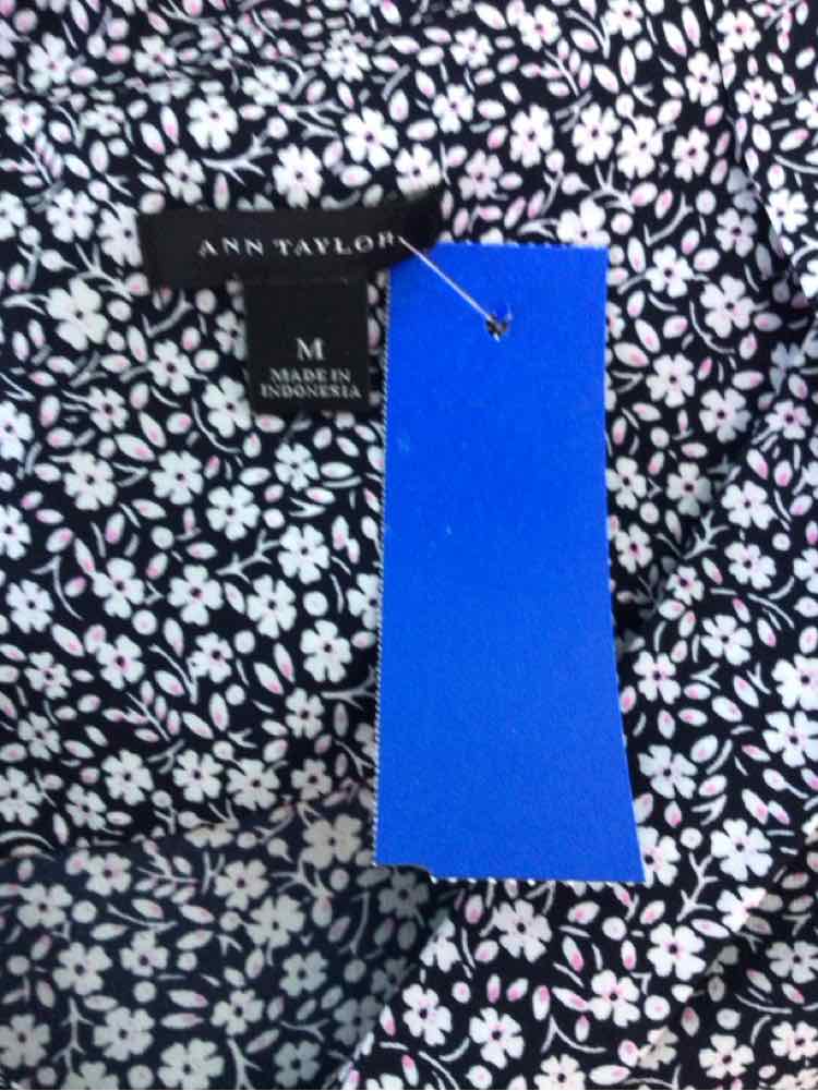 Ann Taylor Size M White and Blue Sleeveless