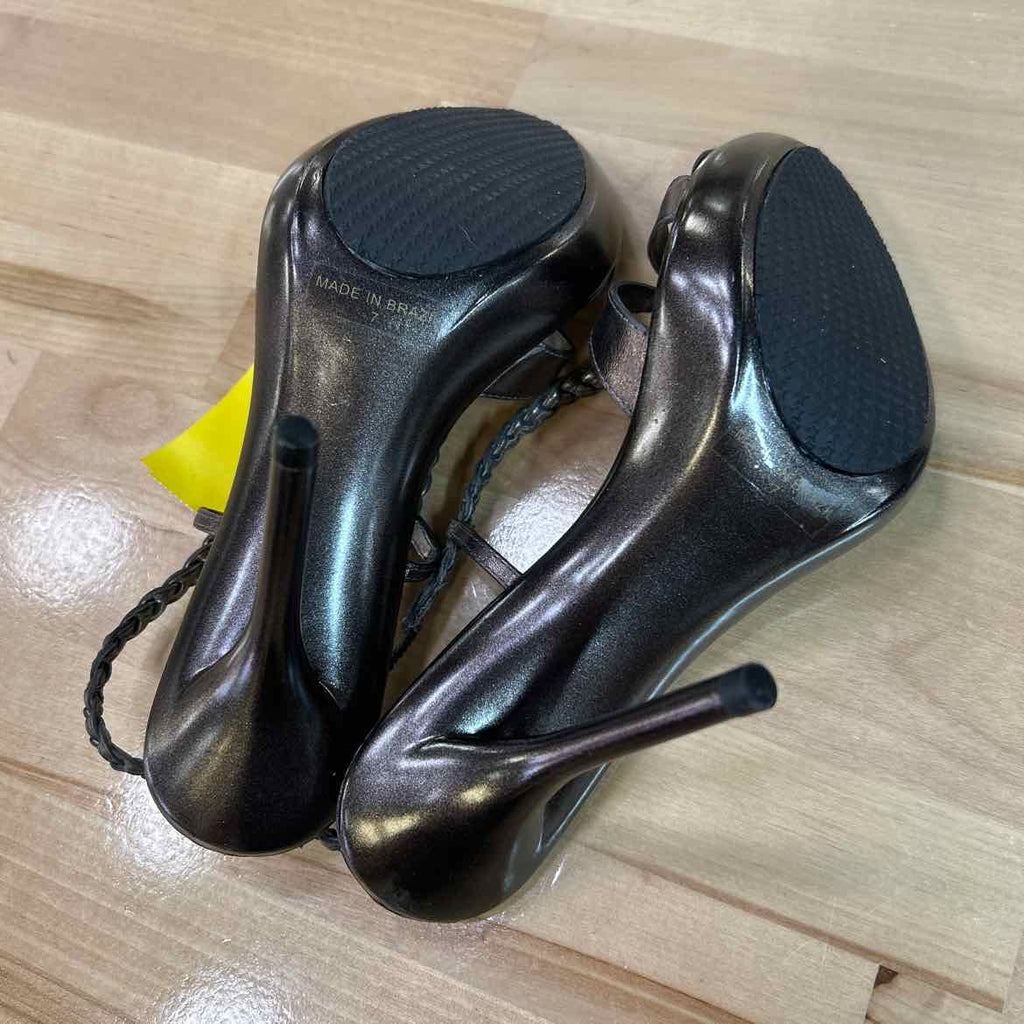 Bebe Size 7 Gray Preloved Heels