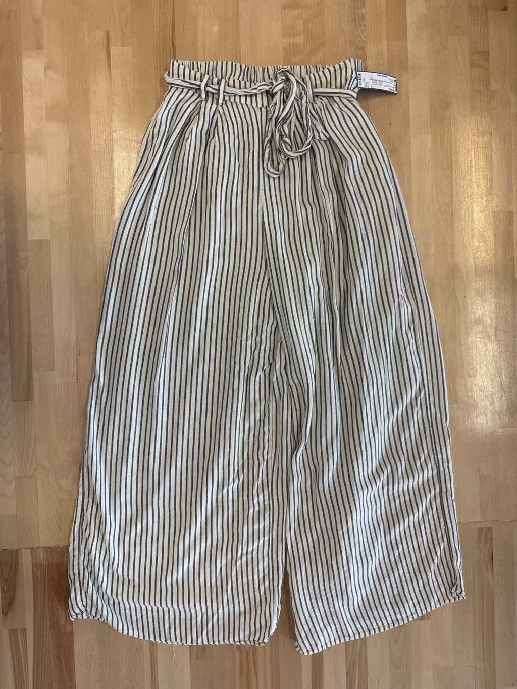 American Eagle Size S White Pants