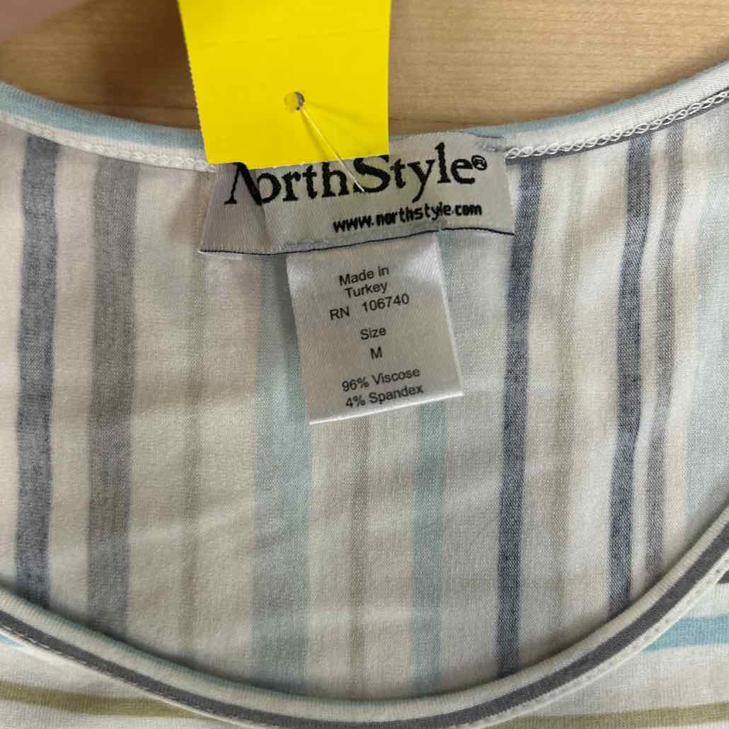 North Style Size M White Preloved Blouse SS
