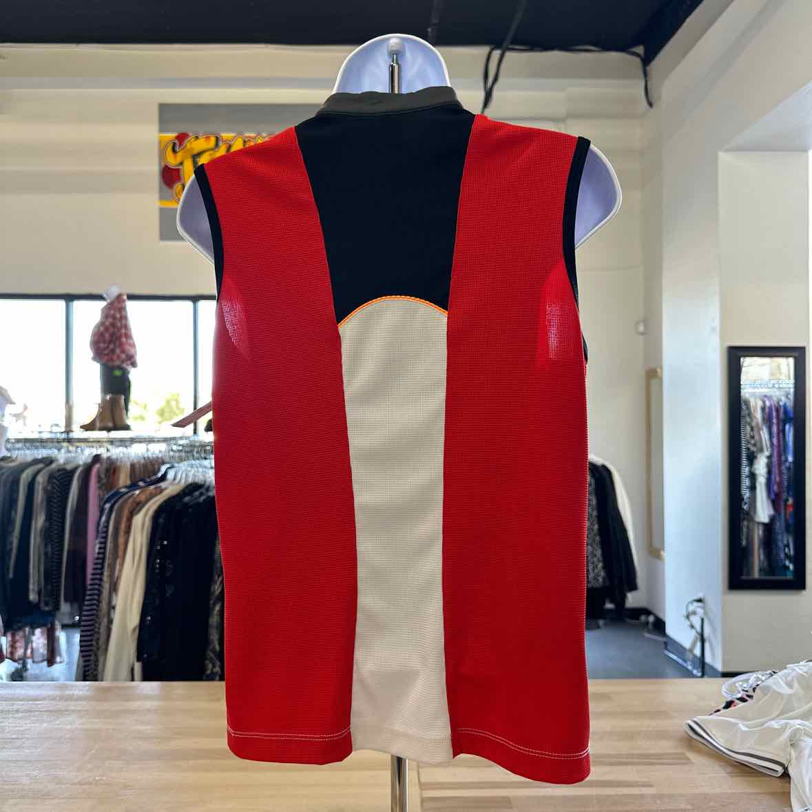 Tail Tech Size M Red Polo