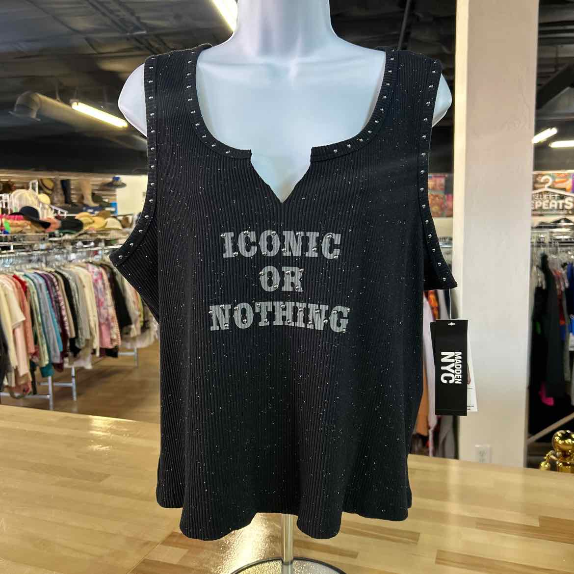 Madden NYC Size XL Black Preloved Tank