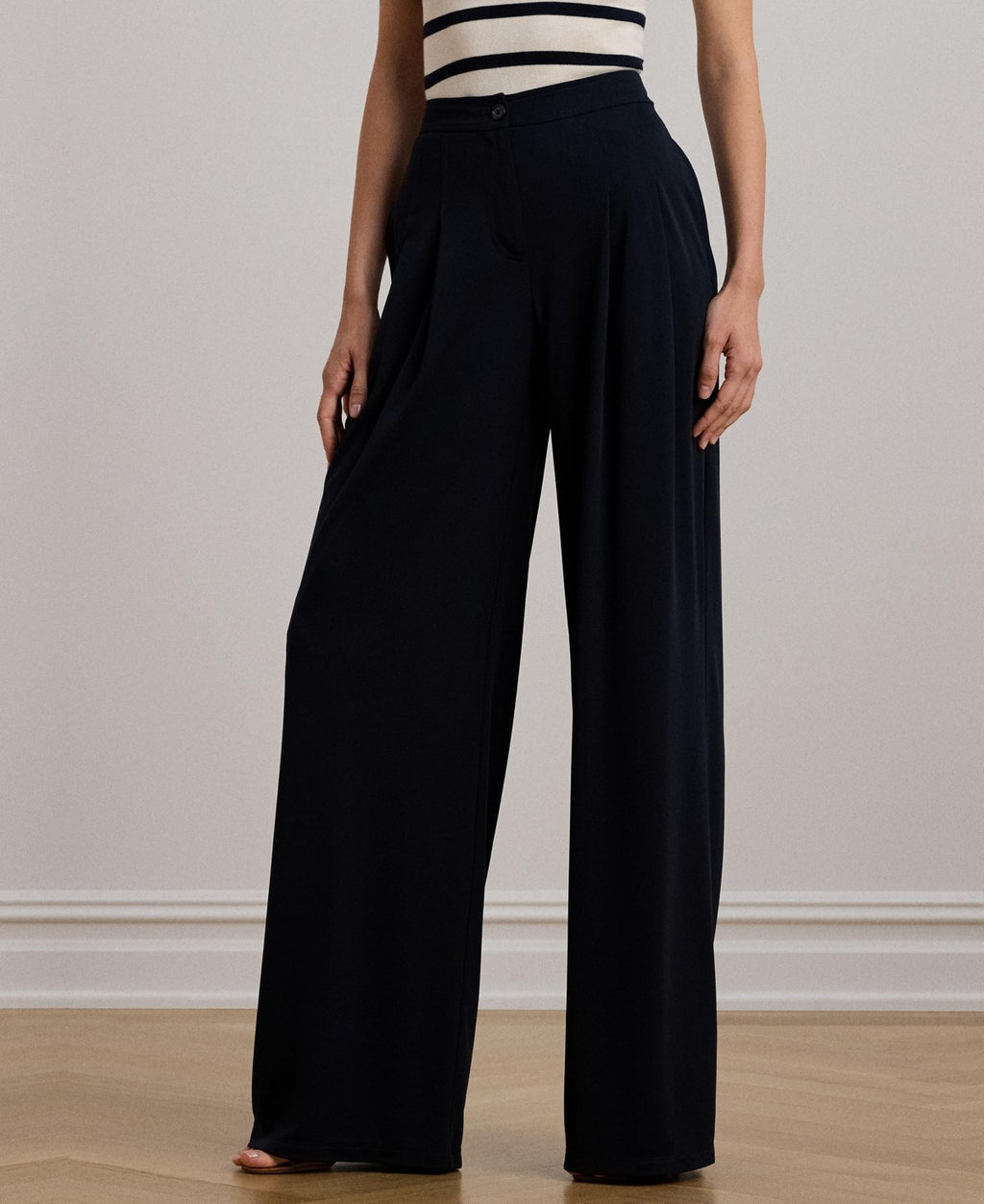 Ralph Lauren Size 4 Navy New Pants