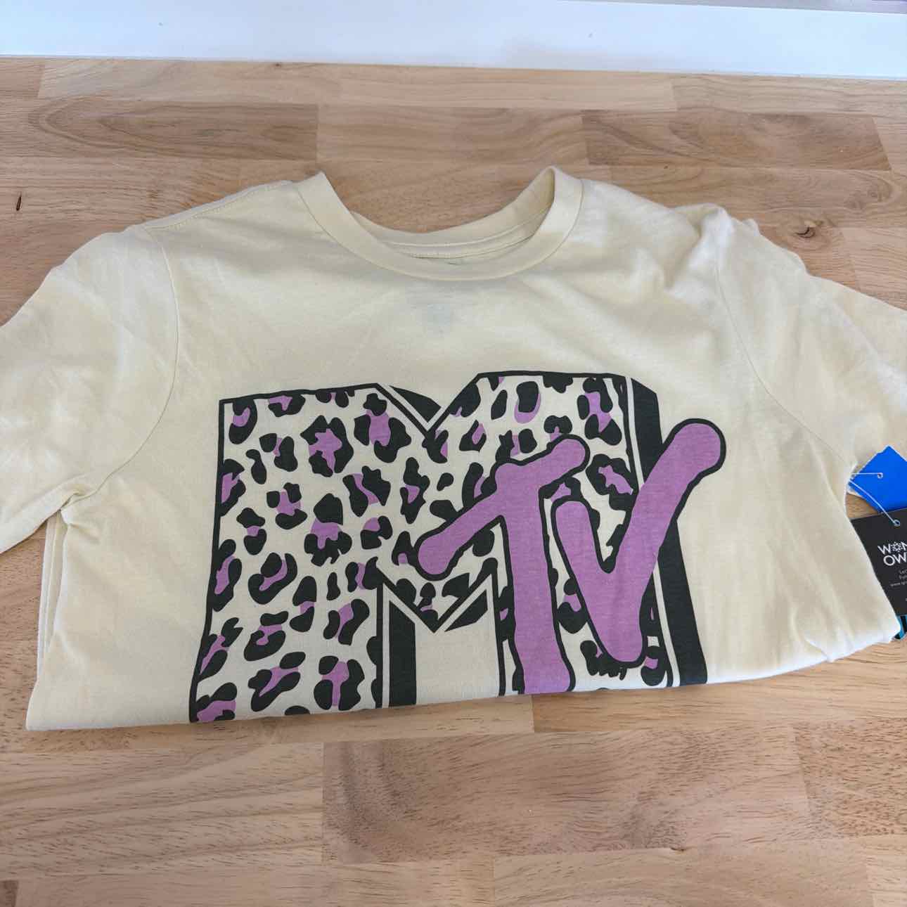 MTV Size XS Leopard Mtv Graphic Print T-Shirt - Beige