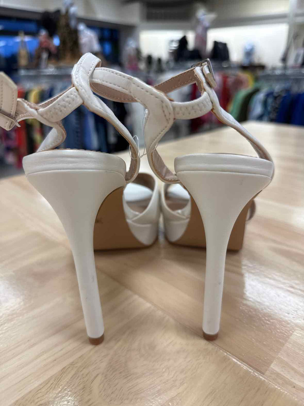 BCBG Size 7 White Niada Platform Sandal - Cloud Dancer