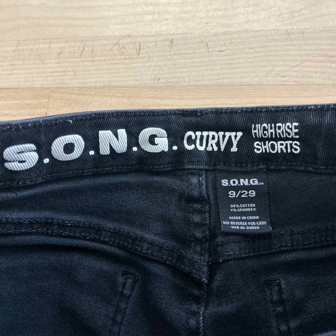SONG Women Size 9 Black Denim Preloved Shorts