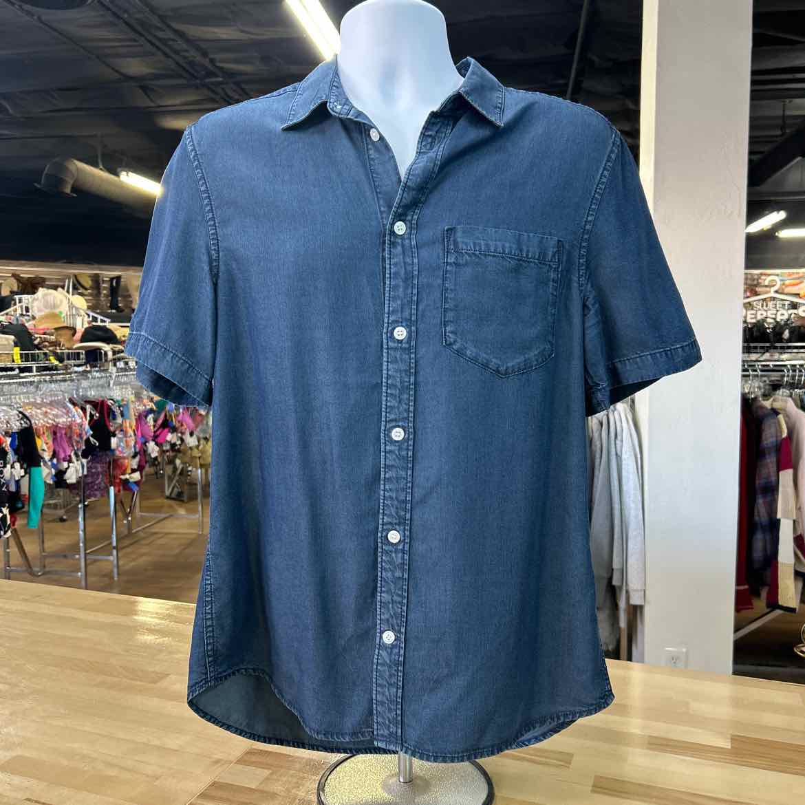 H&M Size M Navy Preloved MENS Button Down Shirt