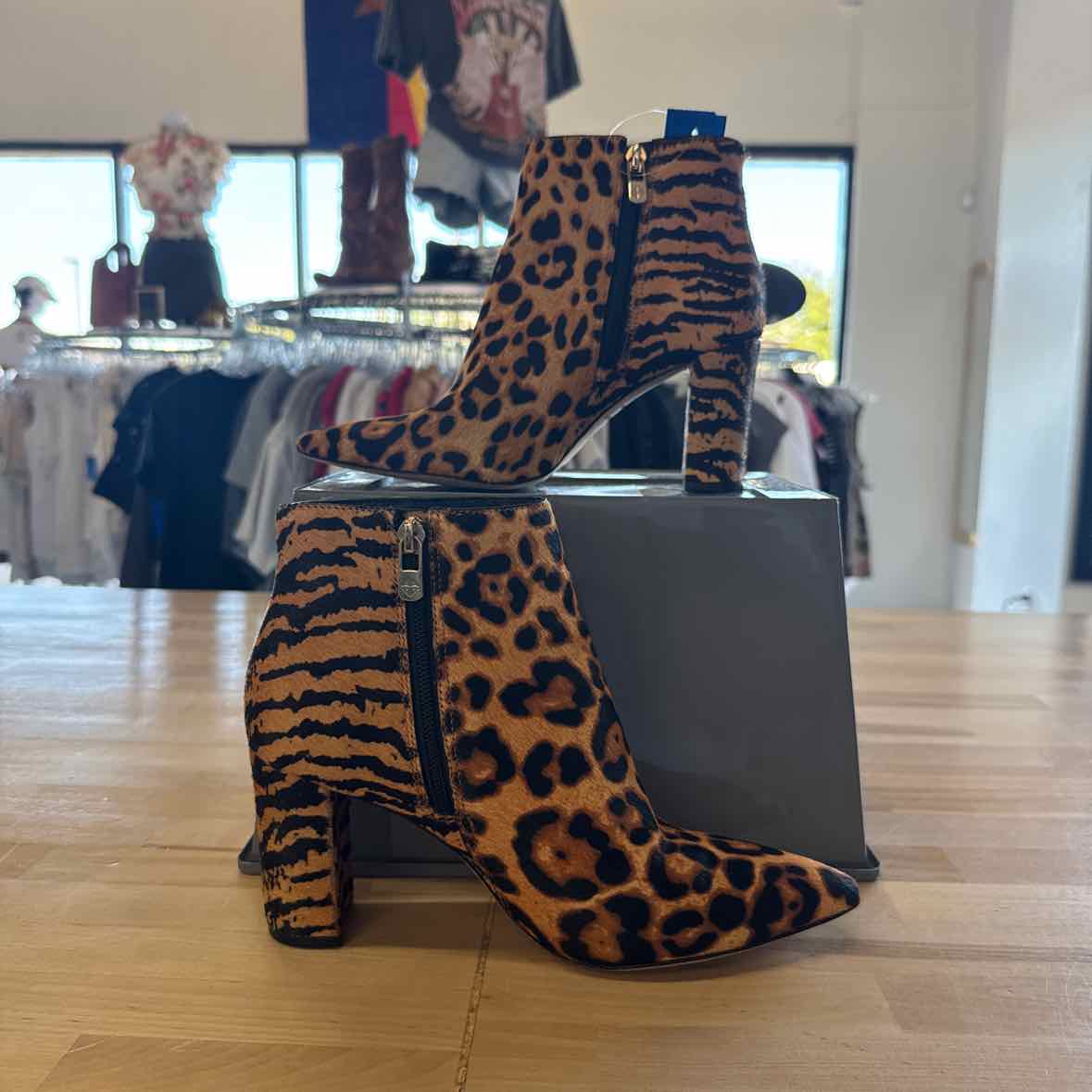 Antonio Melani Shoe Size 8 Tan Heels