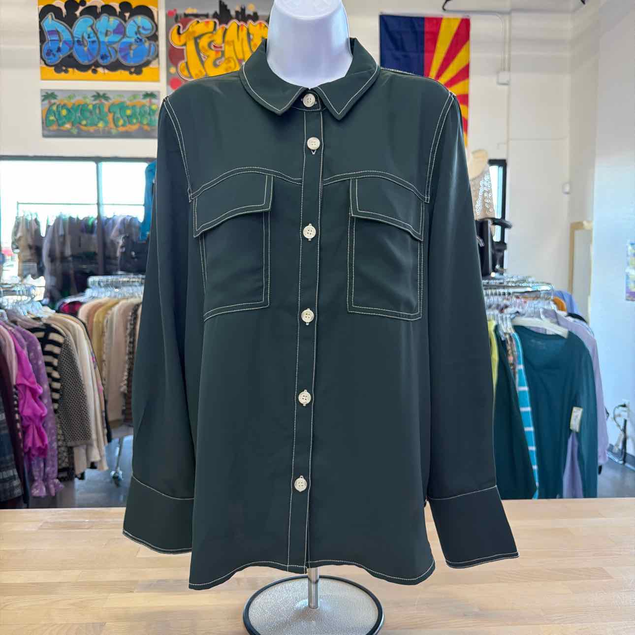 Vince Camuto Womens Button up Blouse L Green
