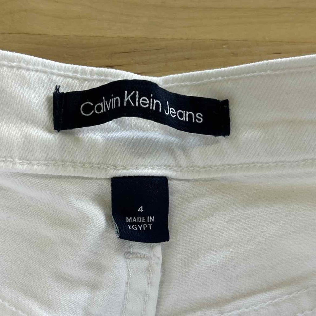 Calvin Klein Women Size 4 White Preloved Shorts