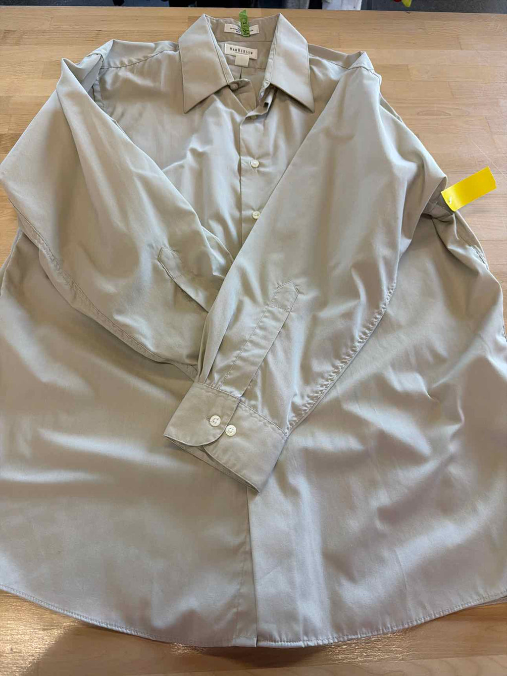 Van Heusen Size XL Tan MENS Button Down Shirt