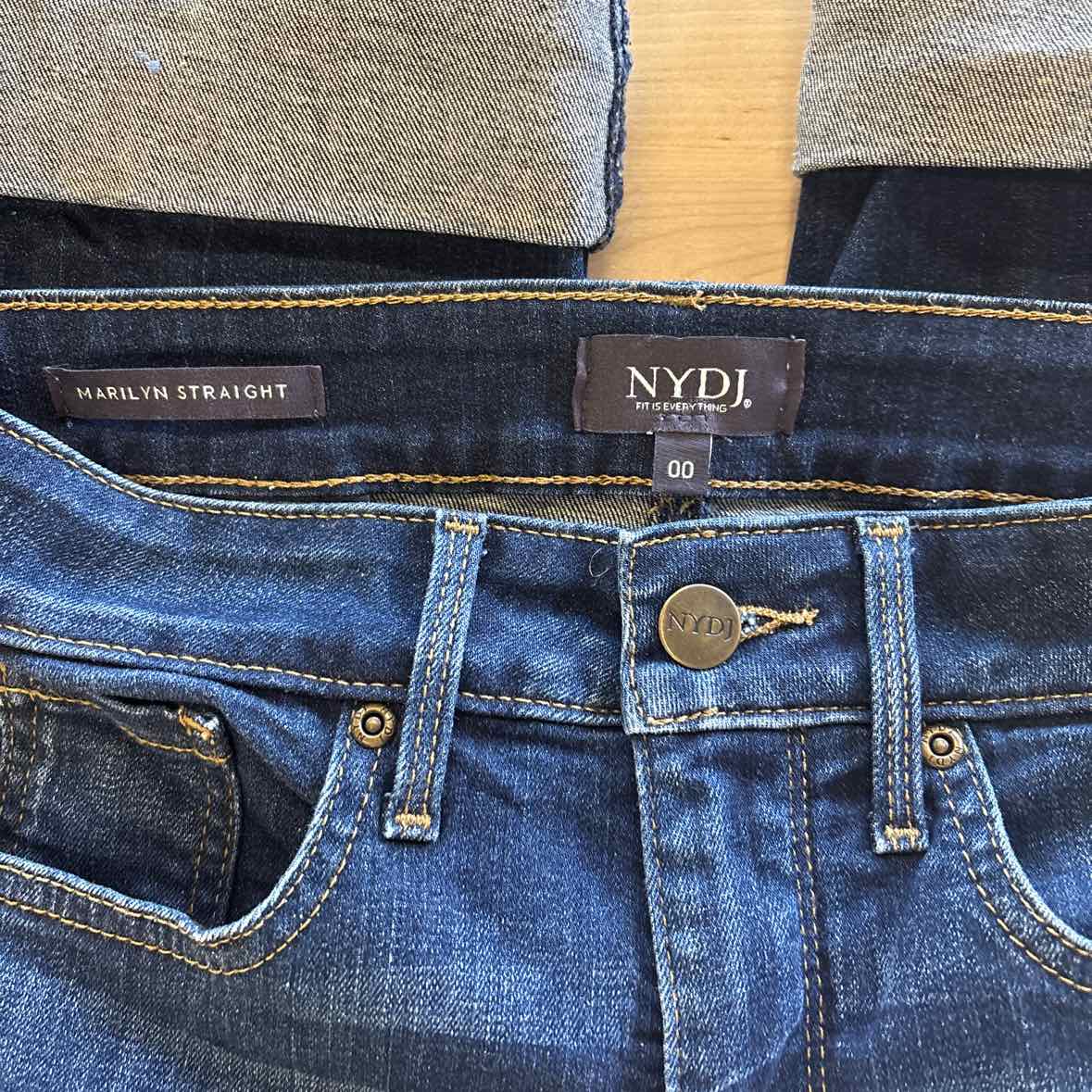 NYDJ Size 00 Blue Capris