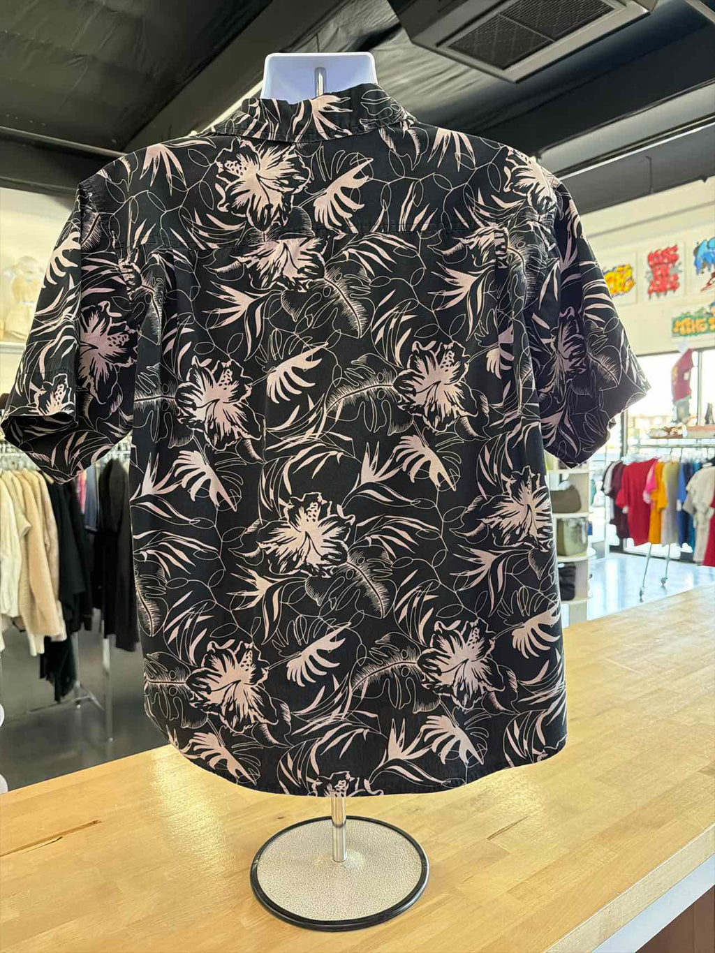 Island Shores Size M Black Preloved MENS Button Down Shirt