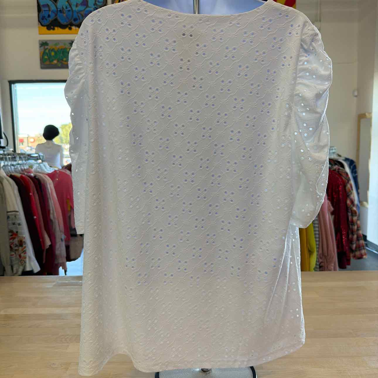 CeCe Size XL White New T-shirt