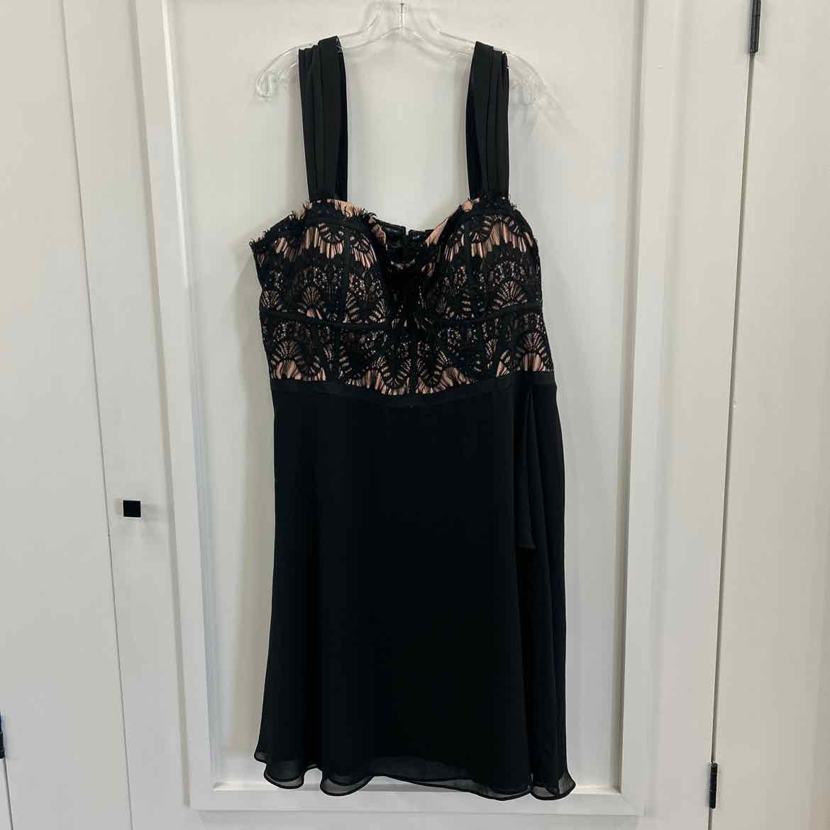 City Chic Size XL Black Preloved Dress