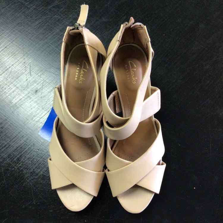 Clarks Shoe Size 9 Nude Leather Heels