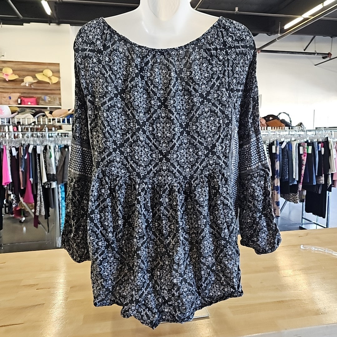 American Eagle Size M BLACK & WHITE Blouse