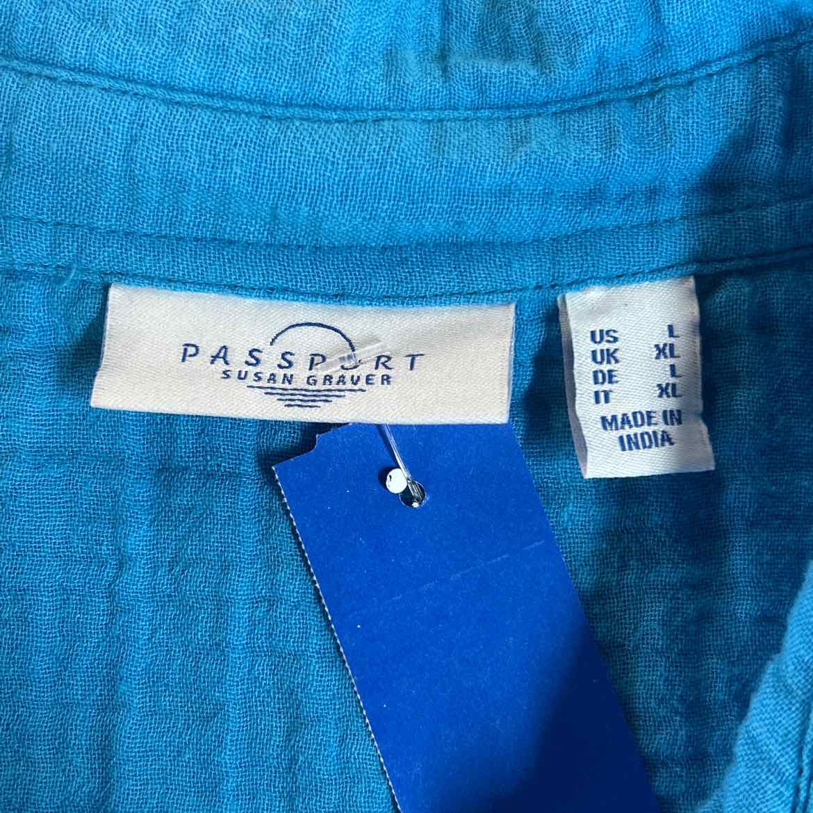 Passport Size L Blue Knit Preloved Vest