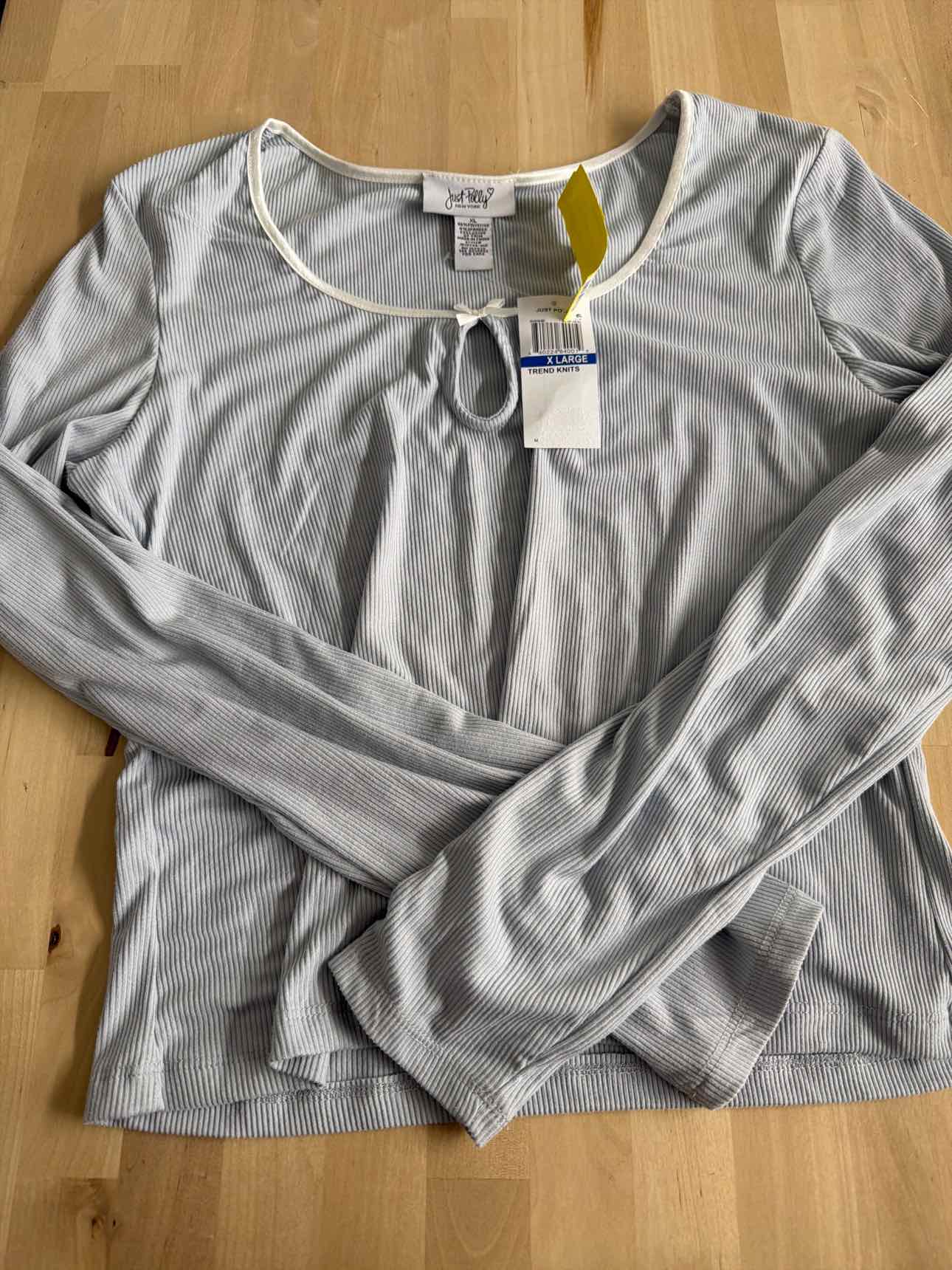 Just Polly Juniors' Contrast-Trim Rib-Knit Top