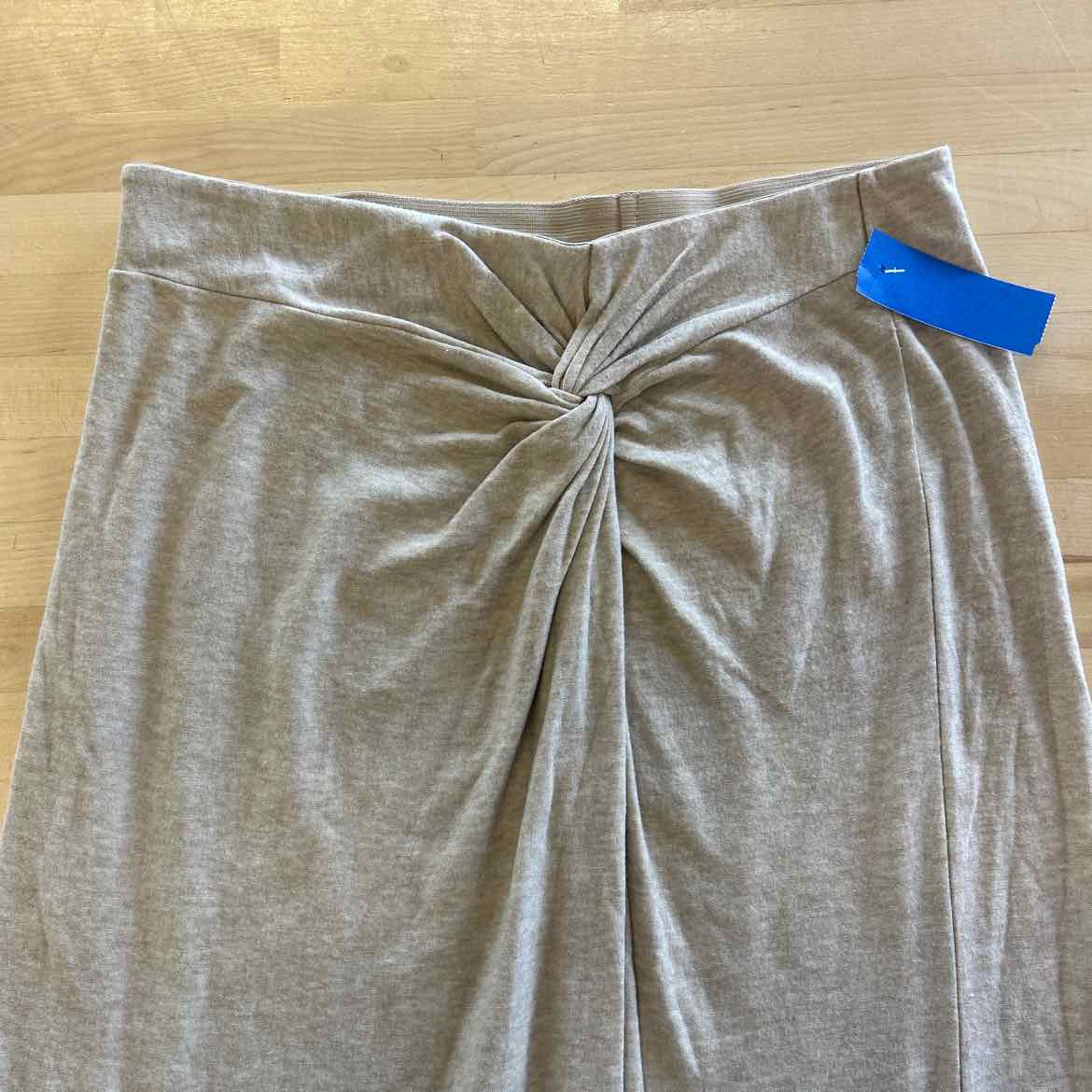 Vince Size M Beige Preloved Skirt