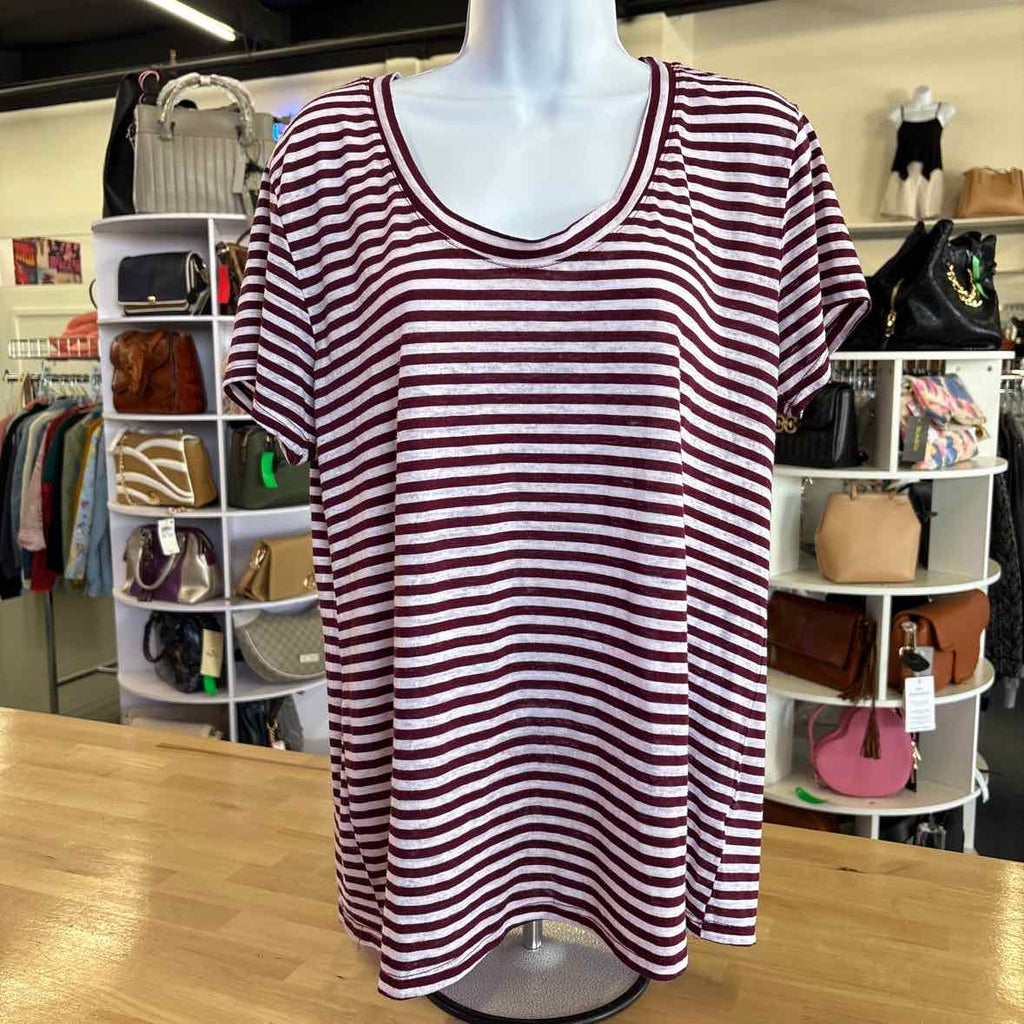 Treasure Bond Size M Red White Preloved T-Shirt SS