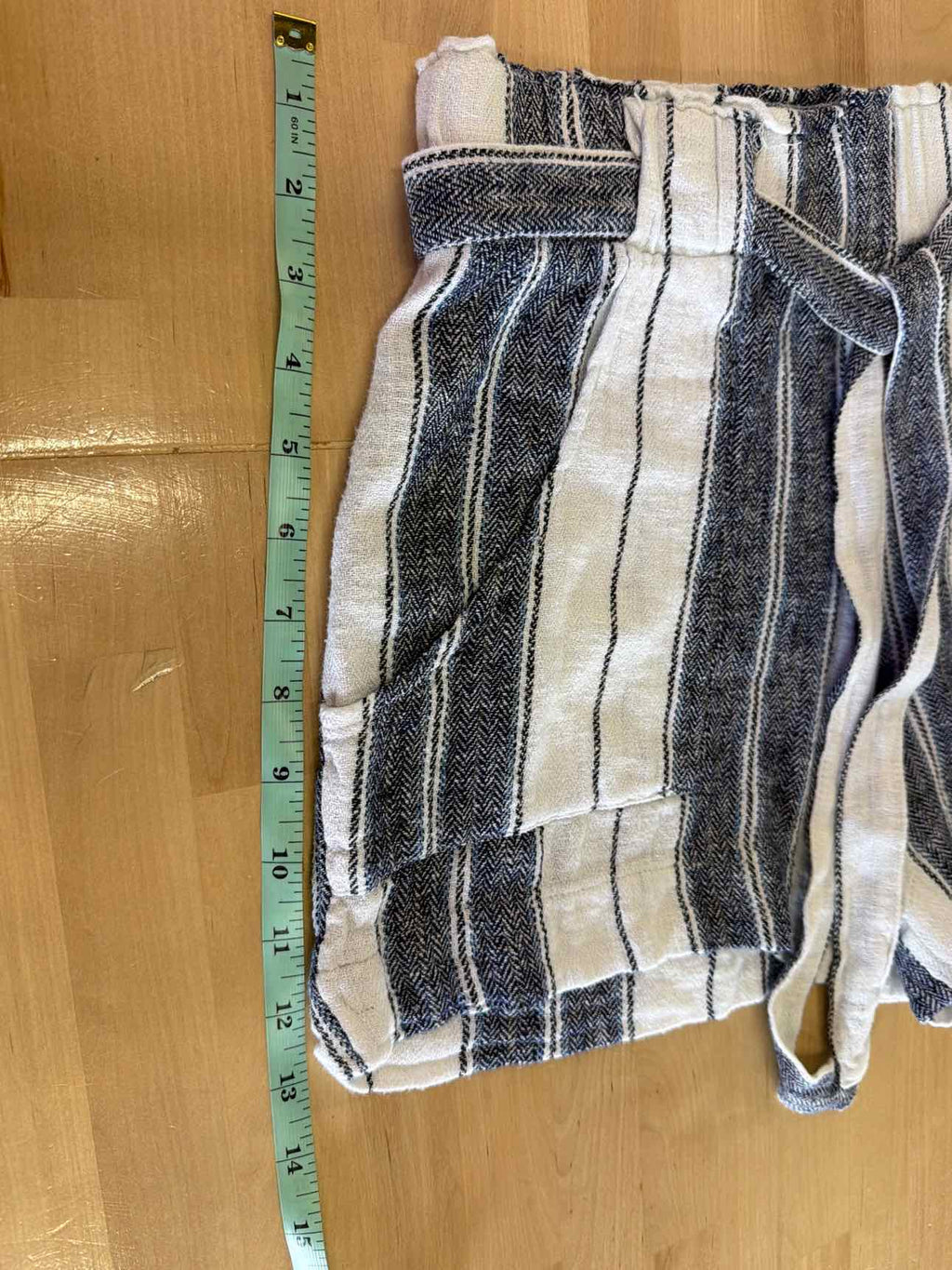 Indigo Rein Women Size L Blue/White Preloved Shorts
