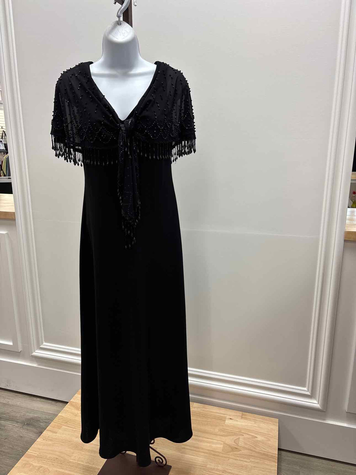 S.L. Fashions Size 8 Black Preloved Dress