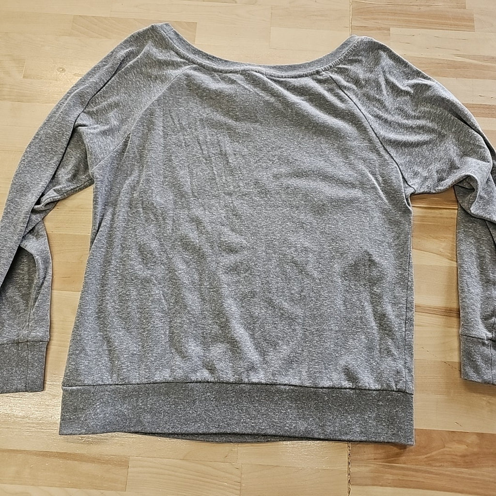 ILoveH81 Size M Gray Sweater