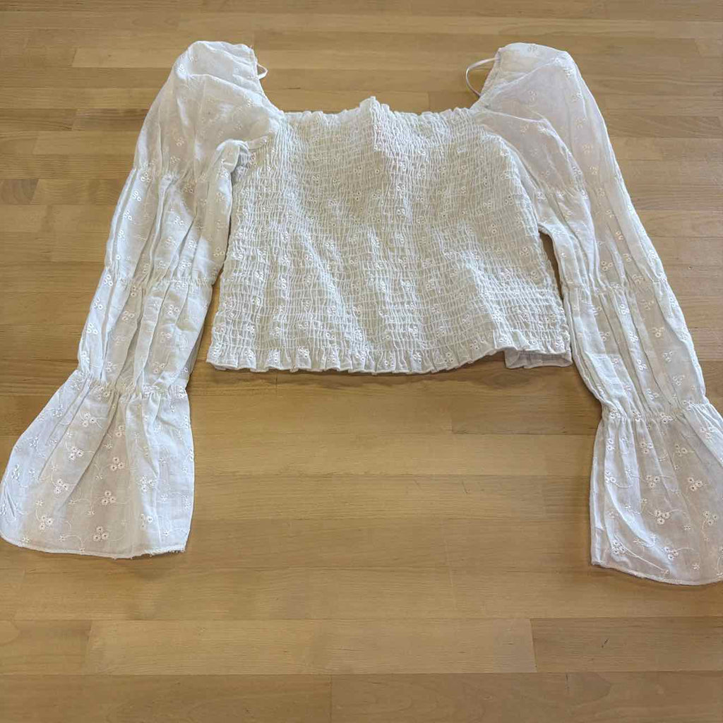 Free Kisses Size M White Cotton Preloved Blouse