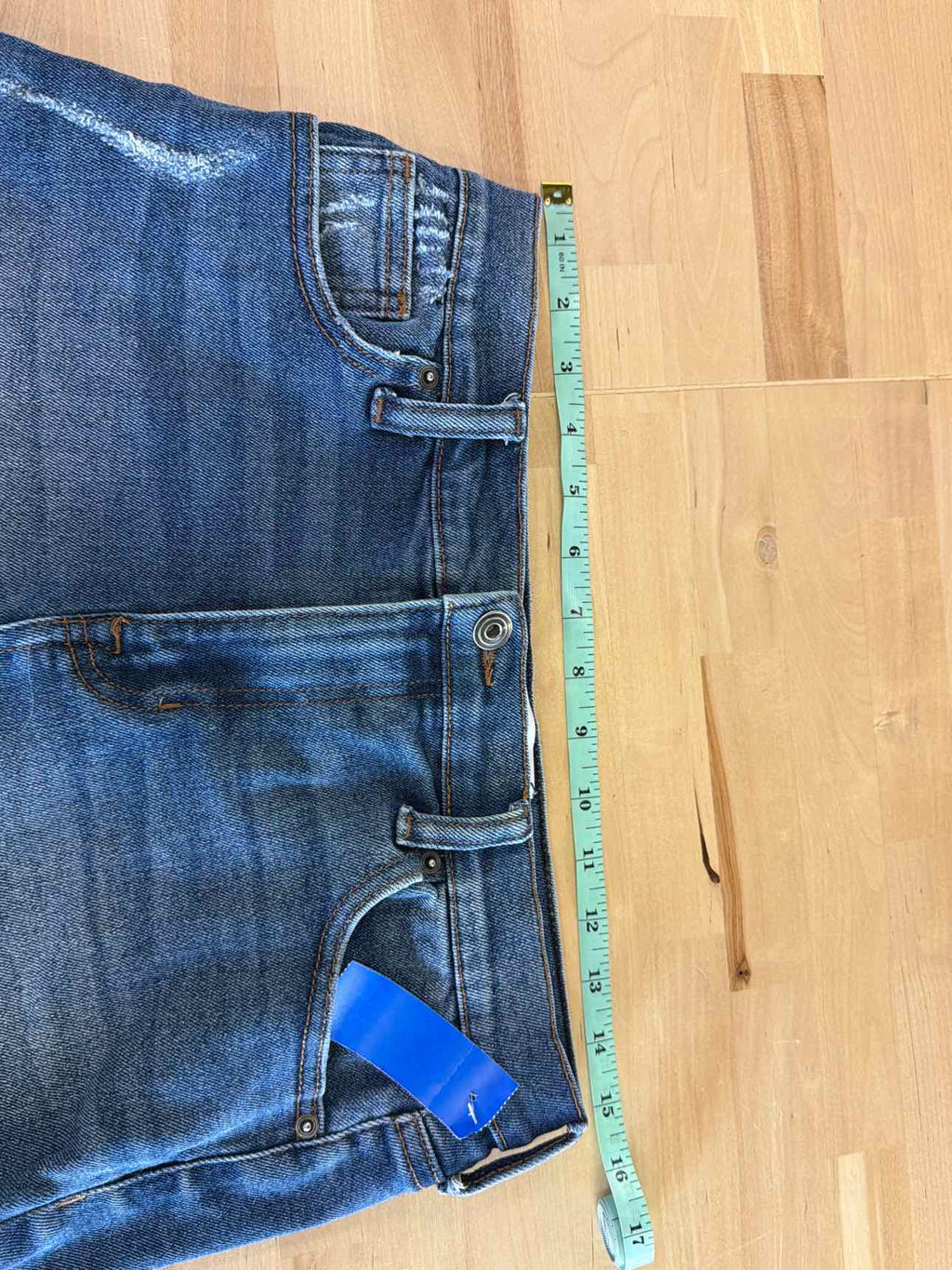 Celebrity pink Women Size 9 Blue Denim Preloved Shorts