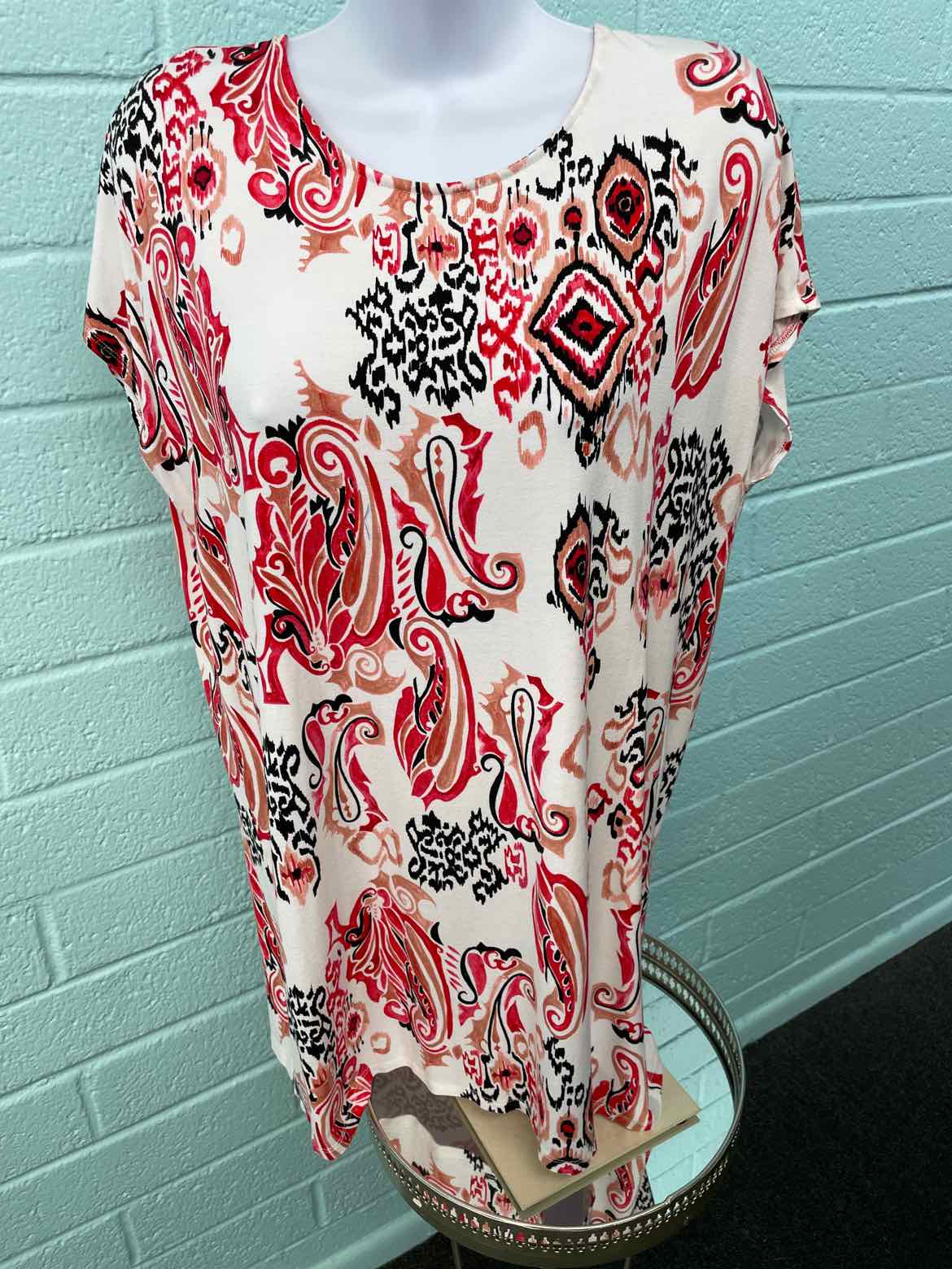 Chico's Size 1 Red & white Tunic