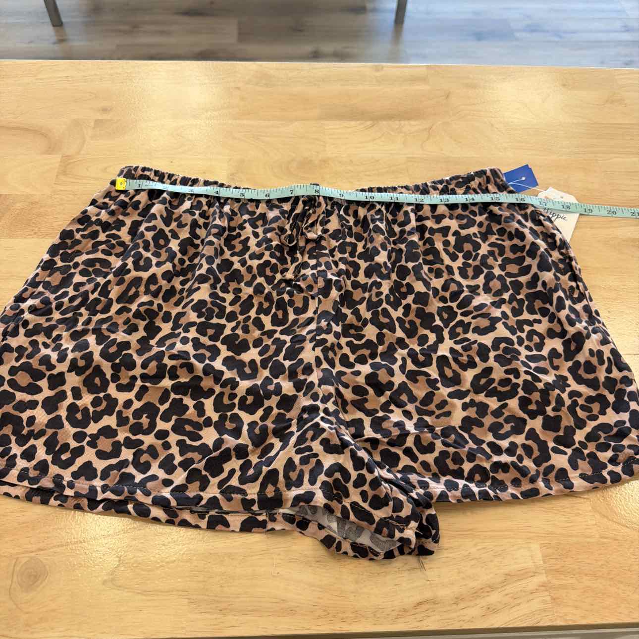 hippie rose Women Size XL Brown New Shorts  Leopard Pull-on Drawstring Shorts