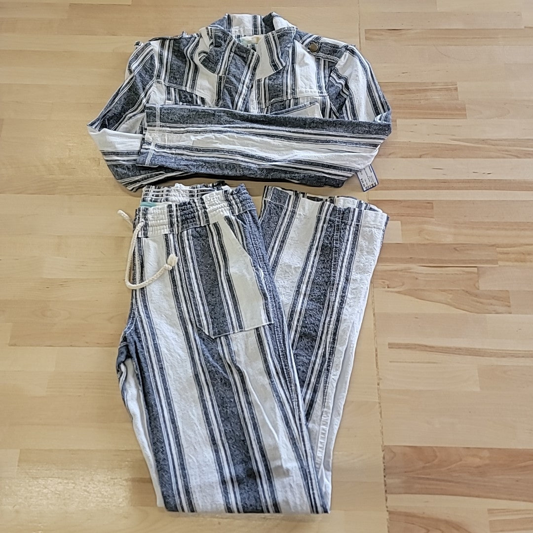 Cali 1850 Size M Gray & White 2 pc sets