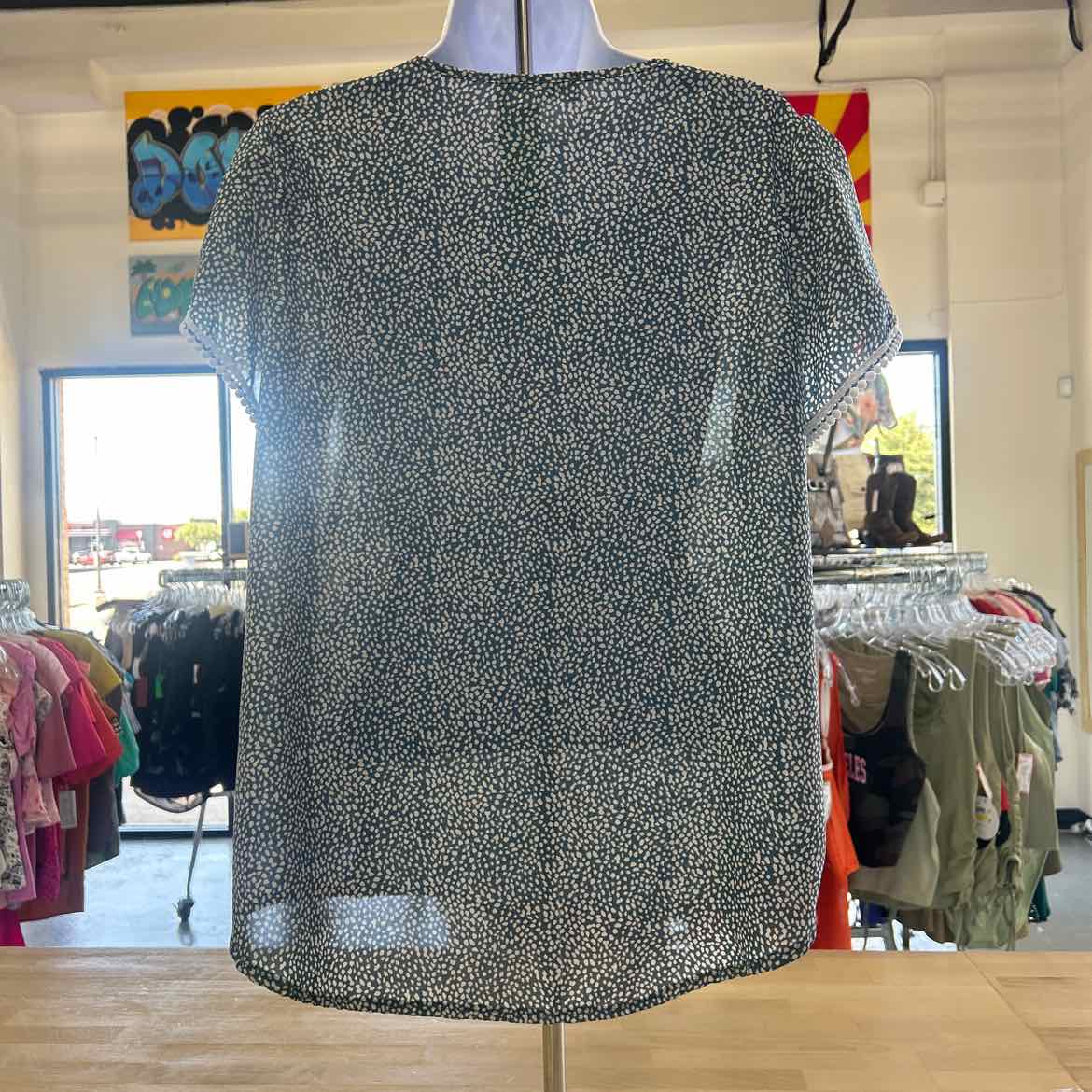 Angashion Size M Blue Preloved Blouse SS