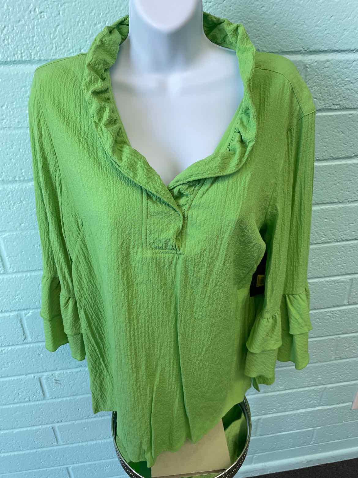 Ali Miles Size S Lime Green Blouse