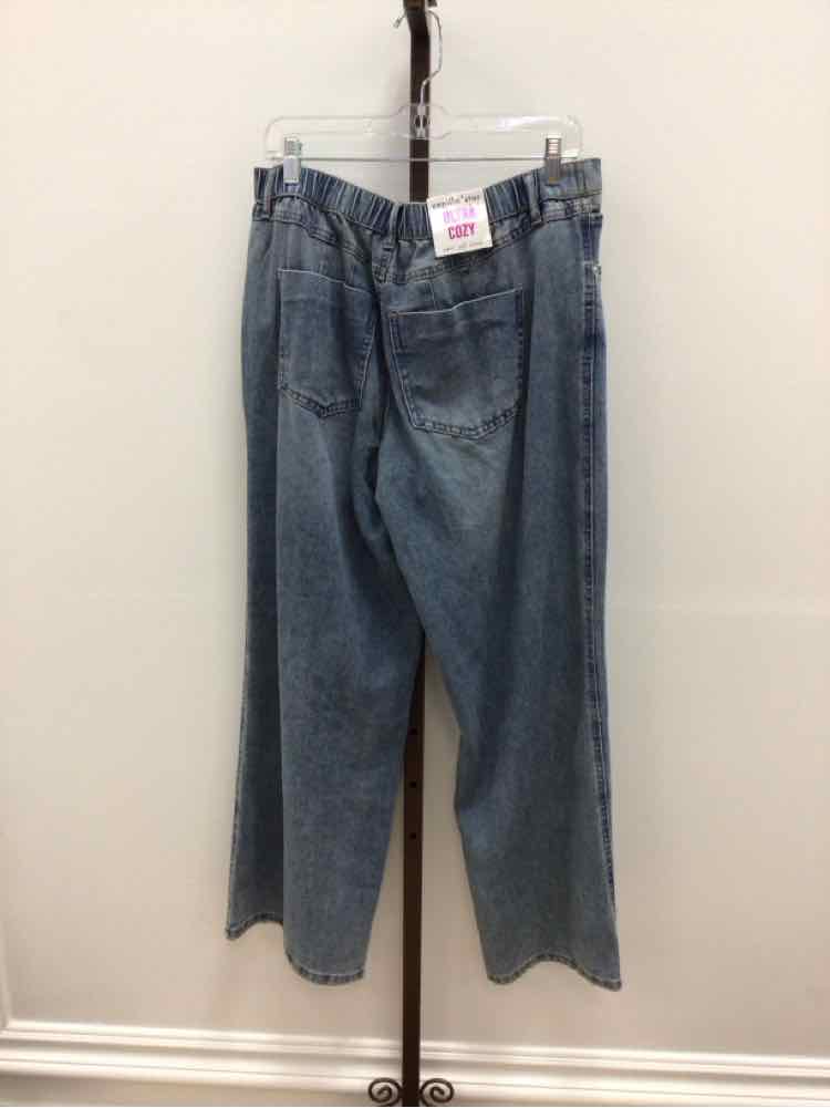 Vanilla Star Size L Mid Rise Wide Leg Jeans