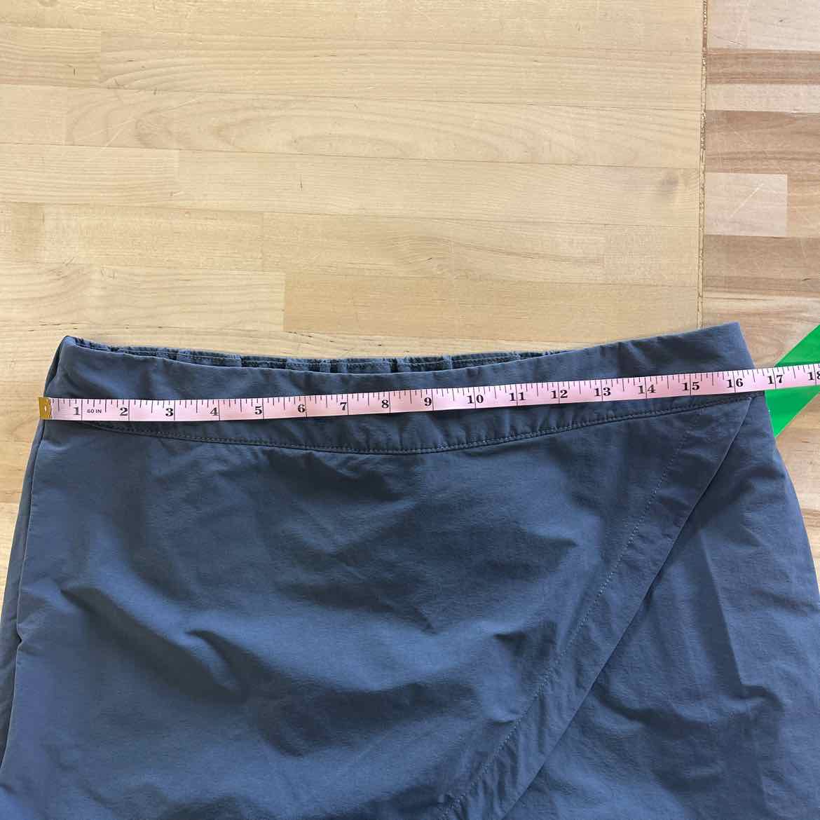 The North Face Women Size M Gray Nylon Preloved Skorts