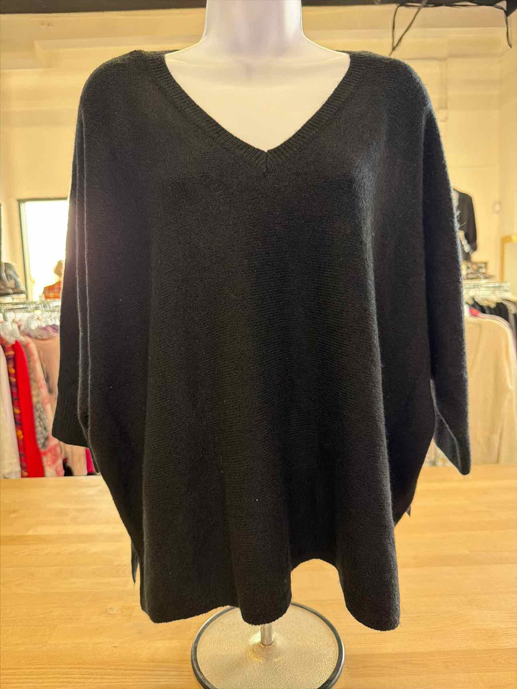 Vince Camuto Size M Black Sweater