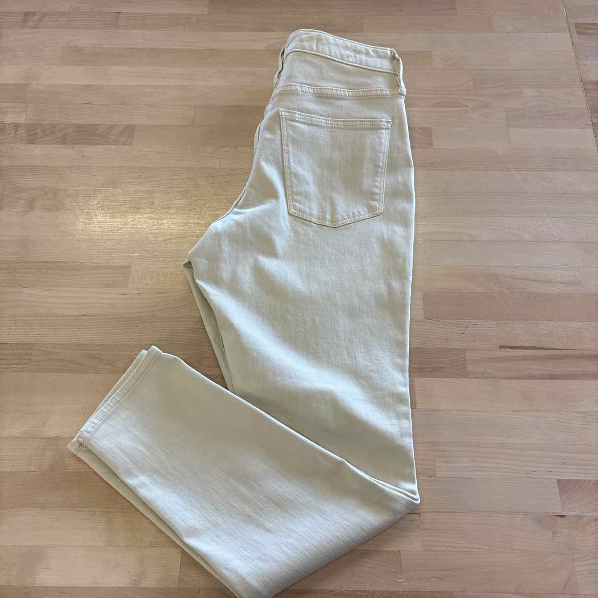 Universal Thread Size 10 Yellow Jeans