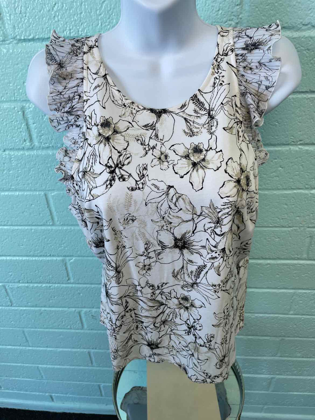 INC Size M White & Beige Sleeveless