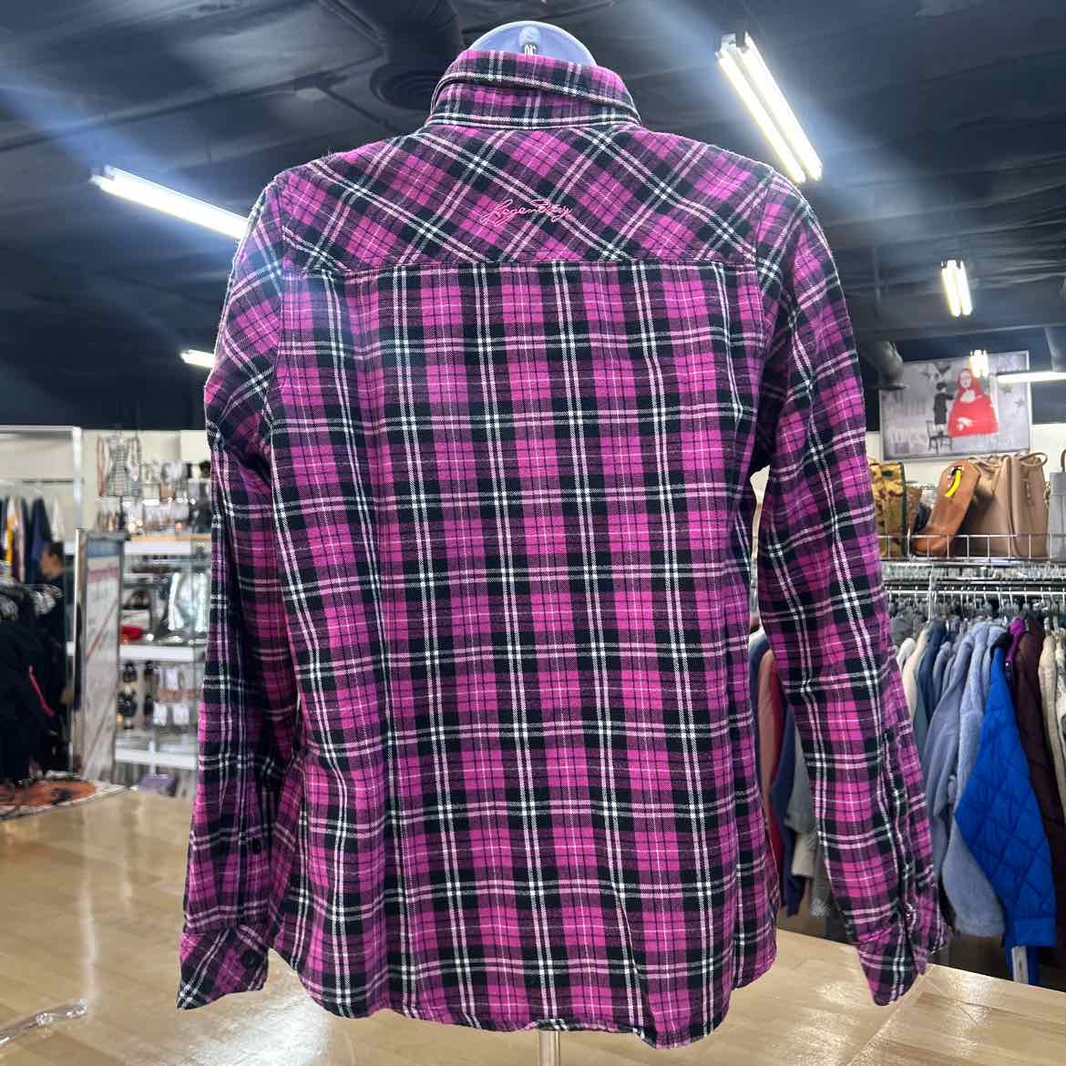 Legendary Whitetails Size M Pink Preloved Flannel