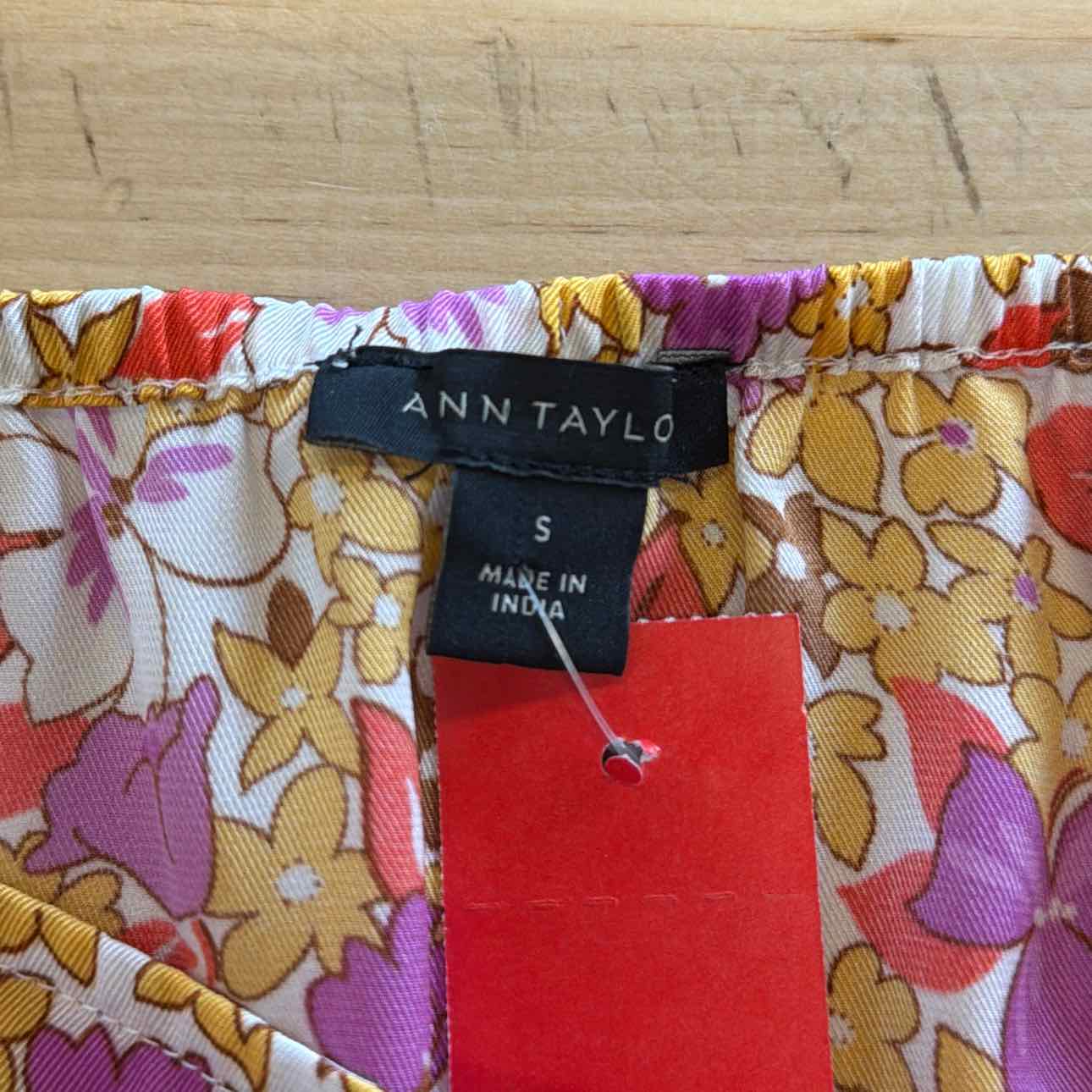 Ann Taylor Size S Multi-Color Preloved Tank